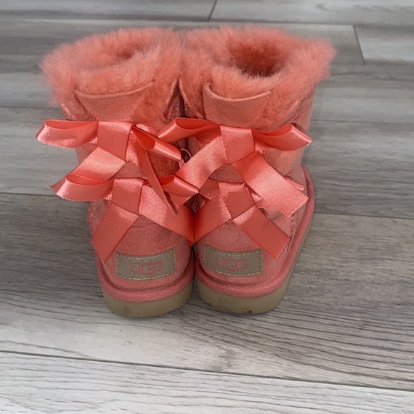 Ugg Bailey Bow ll Girls Size 7 Pink Suede Sheepskin Water Resistant Boots - Picture 4 of 5